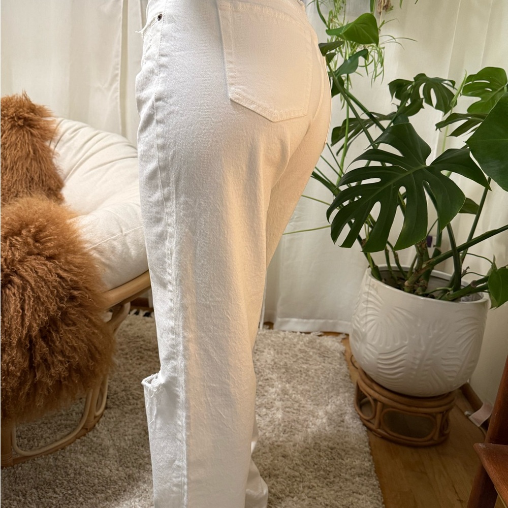 Abercrombie & Fitch White Distressed Straight Leg Jeans - Picture 4 of 8
